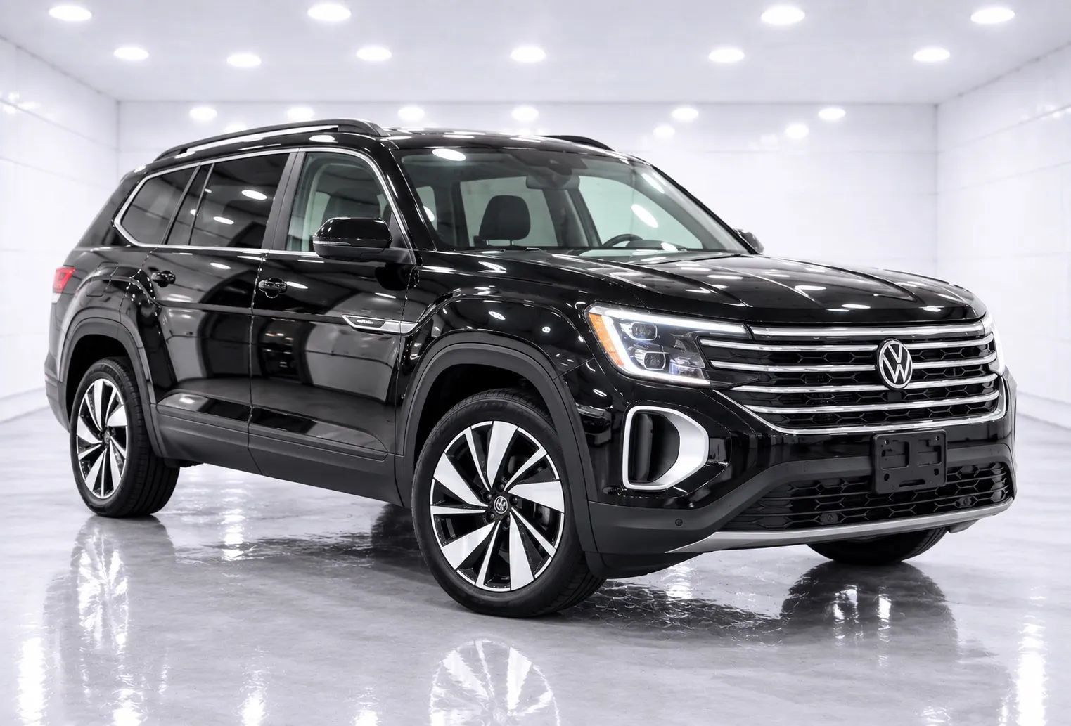 Used 2025 Volkswagen Atlas SE AWD/4WD image 7