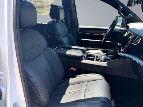 New 2026 Jeep Grand Wagoneer Summit w/ Premium Group III AWD/4WD image 9