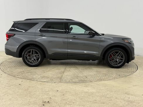 Certified 2025 Ford Explorer ST-Line w/ ST-Line Street Pack AWD/4WD image 8