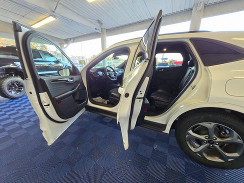 Used 2023 Ford Escape ST-Line image 24