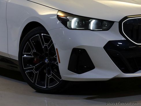 New 2026 BMW 550e xDrive w/ Executive Package image 3