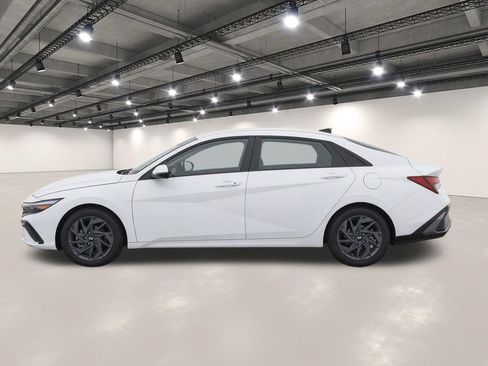 Used 2024 Hyundai Elantra SEL FWD image 6