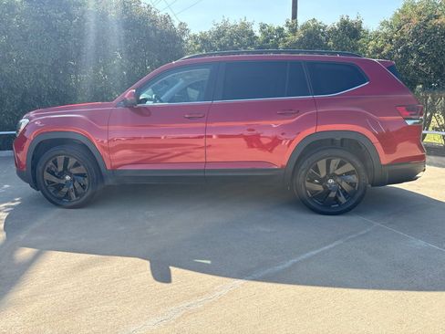 Used 2024 Volkswagen Atlas SE FWD image 8
