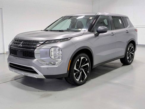 Used 2022 Mitsubishi Outlander SE AWD/4WD image 1