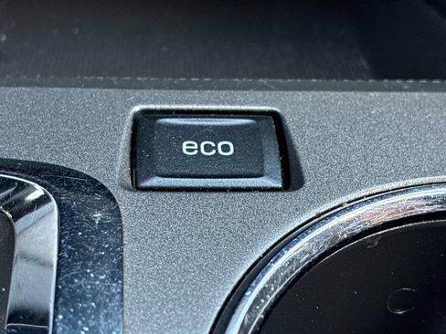Used 2011 GMC Terrain SLE FWD image 25