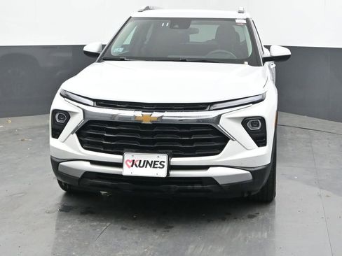 Used 2025 Chevrolet TrailBlazer LT FWD image 4