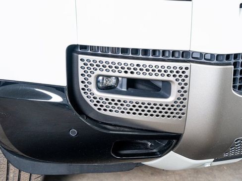 Used 2022 Land Rover Defender 90 X-Dynamic S image 20