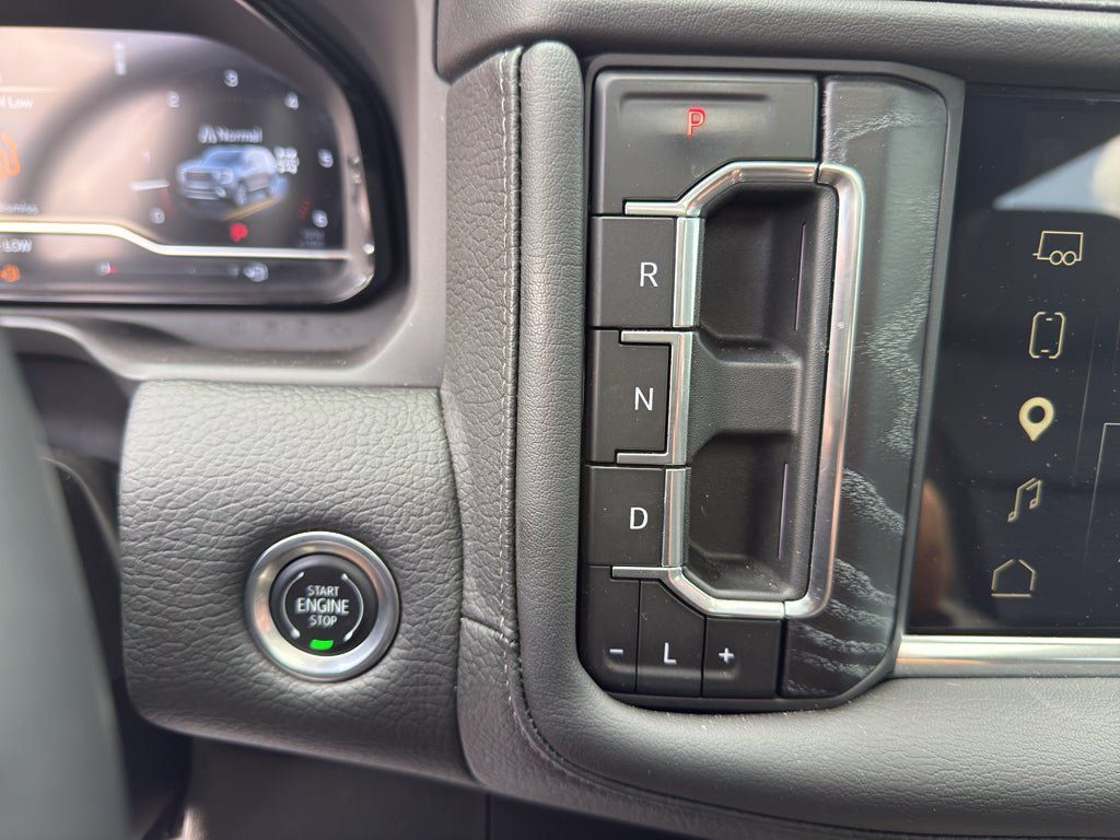 Used 2024 GMC Yukon Denali AWD/4WD image 17