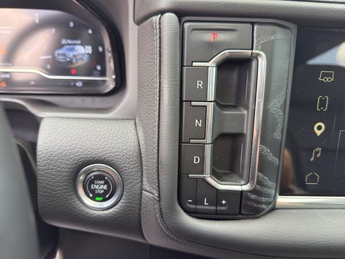 Used 2024 GMC Yukon Denali AWD/4WD image 17