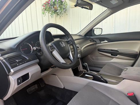 Used 2012 Honda Accord LX image 11