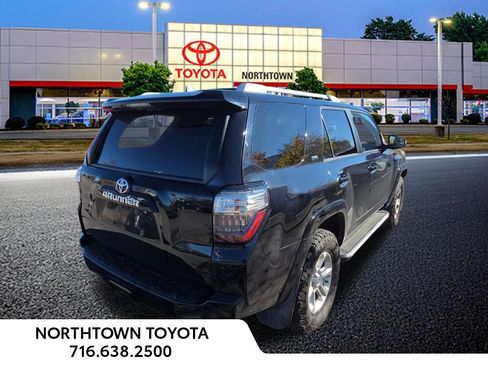 Used 2017 Toyota 4Runner SR5 Premium image 7