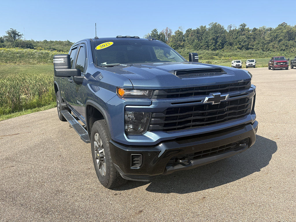 Used 2025 Chevrolet Silverado 2500 Custom w/ Custom Value Package AWD/4WD image 6