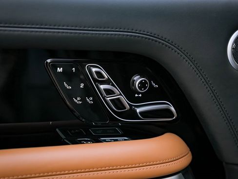 Used 2020 Land Rover Range Rover SV Autobiography Dynamic image 35