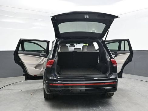 Used 2023 Volkswagen Tiguan SE R-Line AWD/4WD image 37