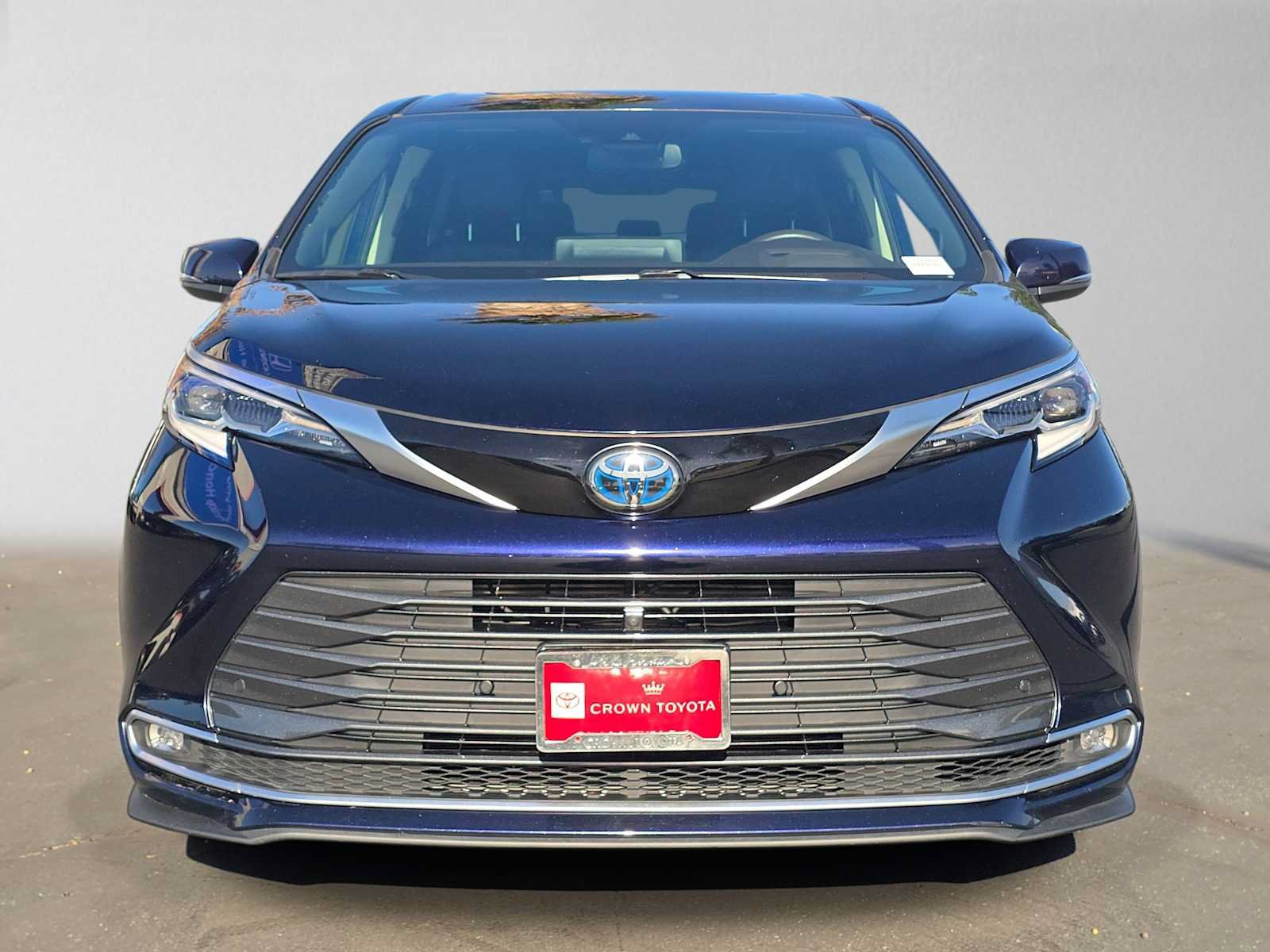 Used 2023 Toyota Sienna Platinum FWD image 8