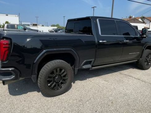 Used 2024 GMC Sierra 2500 Denali w/ Denali Reserve Package AWD/4WD image 2
