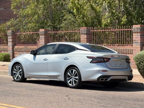 Used 2019 Nissan Maxima 3.5 SV w/ Floor Mat Group FWD image 4