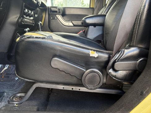 Used 2013 Jeep Wrangler Unlimited Sport AWD/4WD image 15