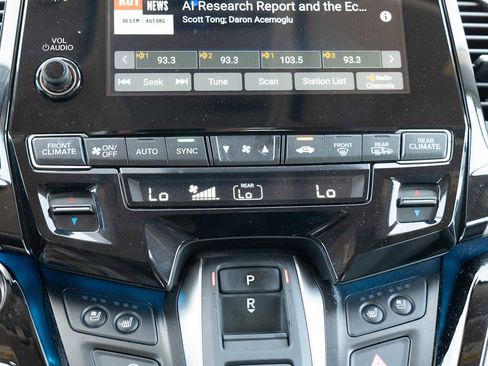 Used 2020 Honda Odyssey Elite image 17