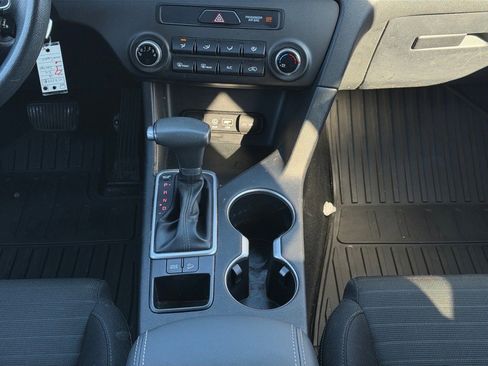 Used 2018 Kia Sportage LX image 17