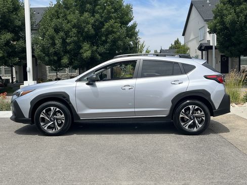 Used 2025 Subaru Crosstrek 2.5i Premium AWD/4WD image 3