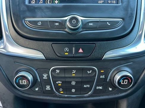 Used 2022 Chevrolet Equinox LT w/ Driver Convenience Package FWD image 25