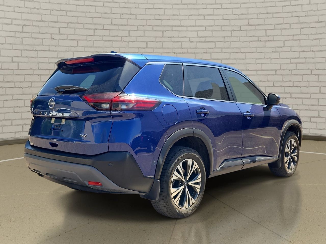 Used 2023 Nissan Rogue SV FWD image 5