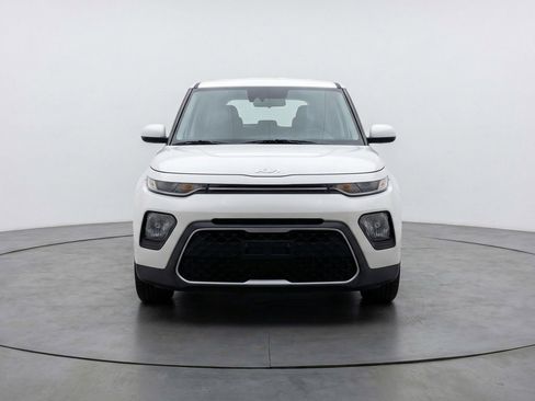 Used 2025 Kia Soul LX w/ LX Technology Package FWD image 2