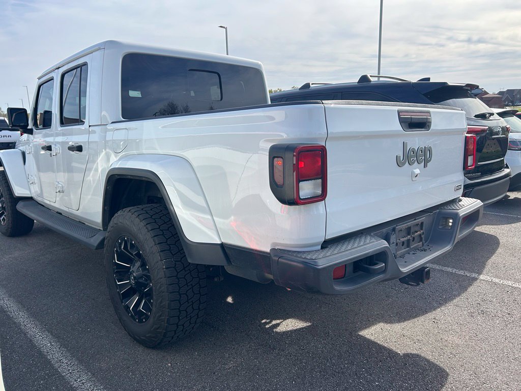 Used 2020 Jeep Gladiator Overland AWD/4WD image 4