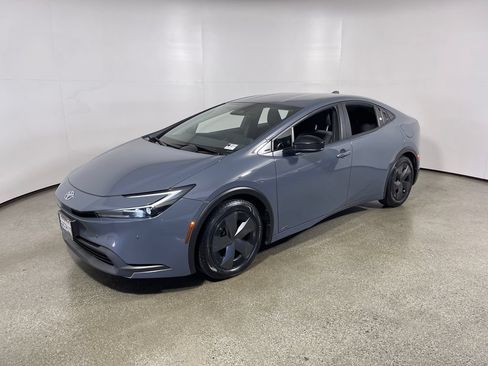 Certified 2024 Toyota Prius LE AWD/4WD image 7