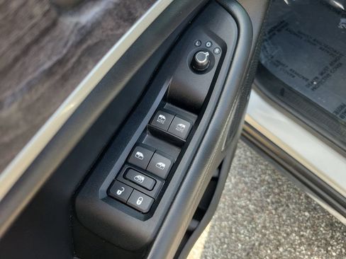 Used 2024 Jeep Grand Cherokee Limited 4xe AWD/4WD image 13