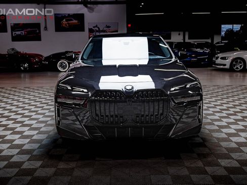 Used 2023 BMW i7 xDrive60 image 24