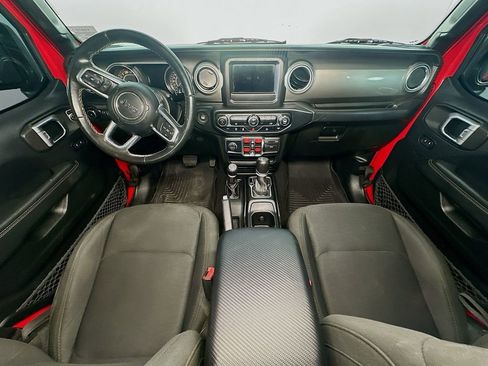 Used 2019 Jeep Wrangler Unlimited Sahara image 10