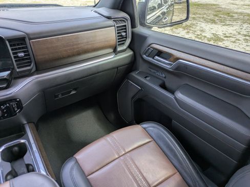 Used 2023 Chevrolet Silverado 1500 High Country image 16