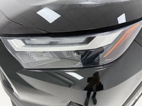 Used 2022 Toyota RAV4 XLE Premium image 6