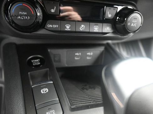 New 2026 Nissan Kicks SV w/ SV Premium Package FWD image 13