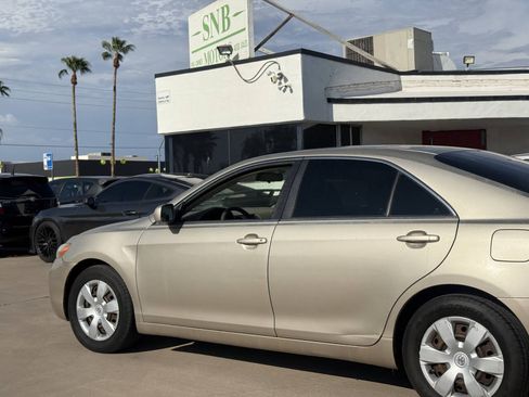 Used 2007 Toyota Camry XLE FWD image 12