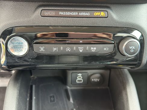 Used 2024 Ford Escape Platinum image 24