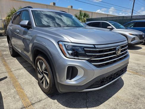 Used 2025 Volkswagen Atlas SE AWD/4WD image 5