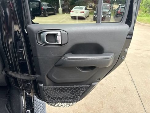 Used 2020 Jeep Wrangler Unlimited Sahara AWD/4WD image 13