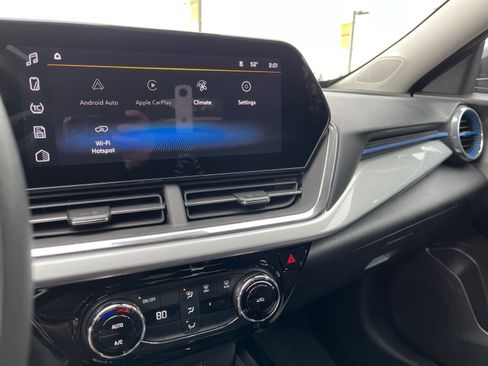 Used 2025 Chevrolet Trax LT image 21