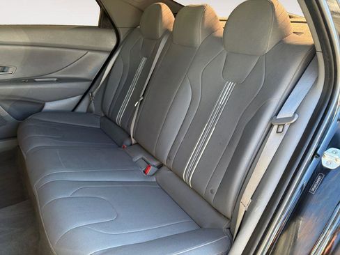 Used 2021 Hyundai Elantra SEL image 13