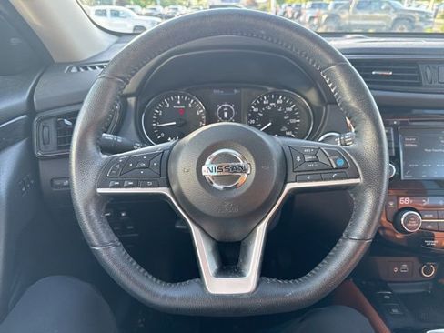 Used 2019 Nissan Rogue SL w/ Premium Package FWD image 16