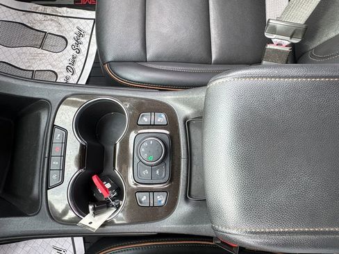 Used 2021 GMC Acadia AT4 w/ Preferred Package image 27