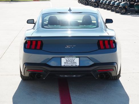 Used 2024 Ford Mustang GT Premium image 4