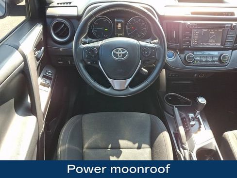 Used 2017 Toyota RAV4 XLE AWD/4WD image 3