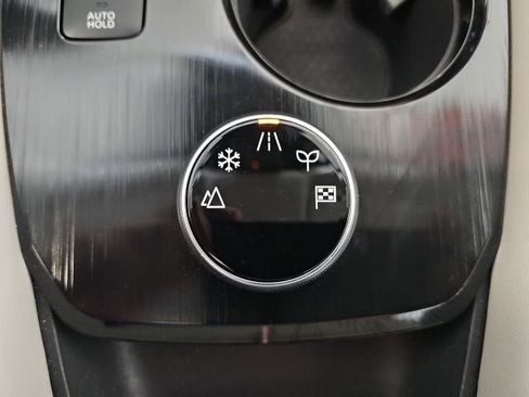Used 2023 Nissan Rogue SL AWD/4WD image 16