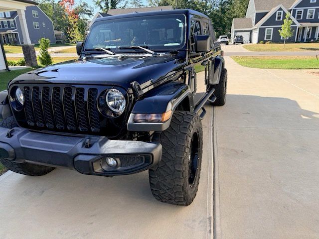 Used 2022 Jeep Gladiator Sport AWD/4WD image 2