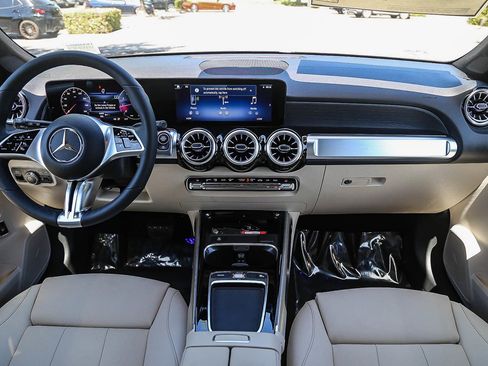 New 2026 Mercedes-Benz GLB 250 4MATIC image 10