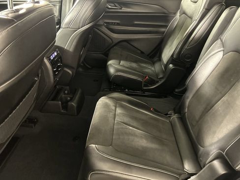 Used 2023 Jeep Grand Cherokee L Laredo AWD/4WD image 23